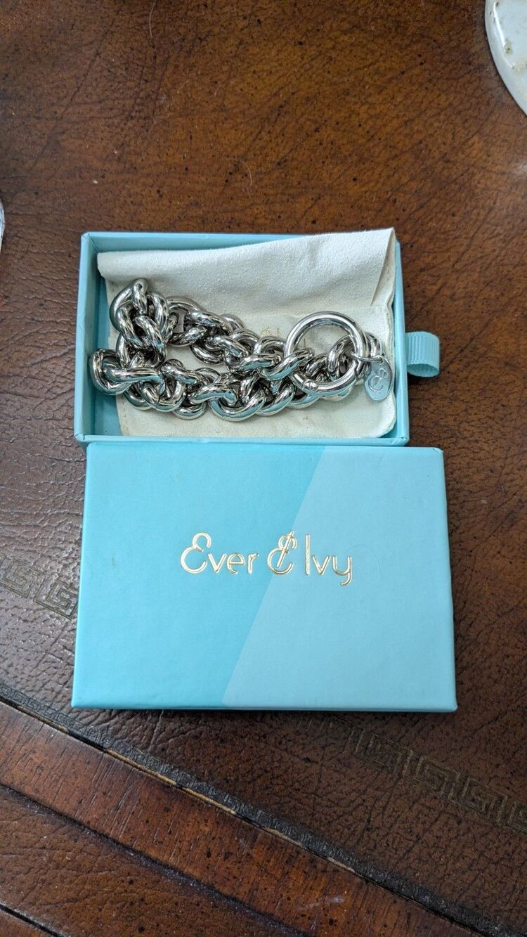 Ever & Ivy Simply Irrestible Rhodium Silvery Chain Bracelet Never worn - Picture 6 of 8